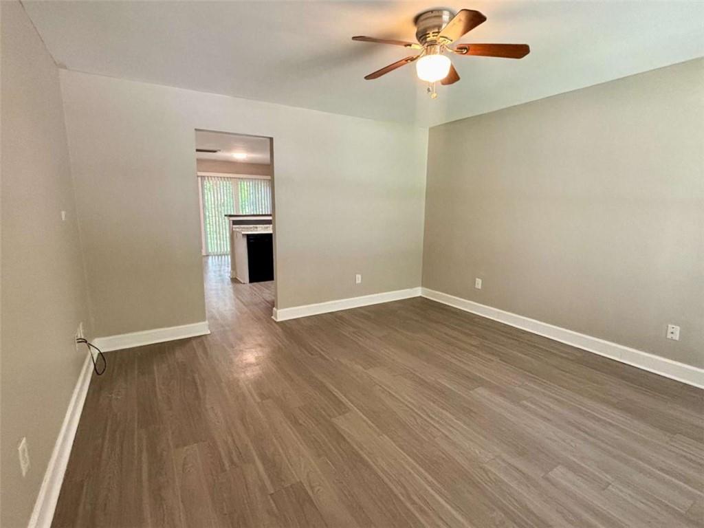 2595 Elliott Street Northwest Atlanta, GA 30318 - Photo 6 of 27