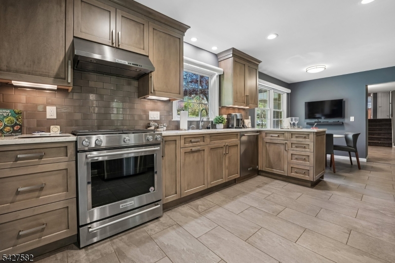 89 Westview Road Short Hills, NJ 07078 - Photo 7 of 21