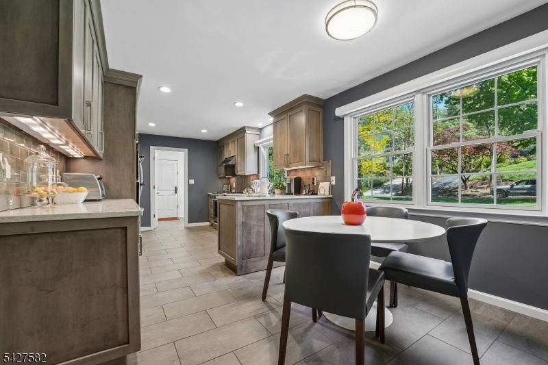 89 Westview Road Short Hills, NJ 07078 - Photo 8 of 21