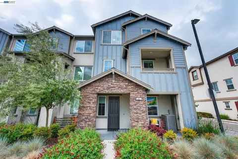$989,000 | 241 North N Street, Livermore, CA 94551