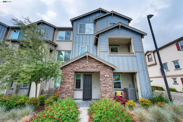 $989,000 | 241 North N Street, Livermore, CA 94551