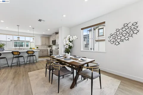 $959,000 | 241 North N Street, Livermore, CA 94551