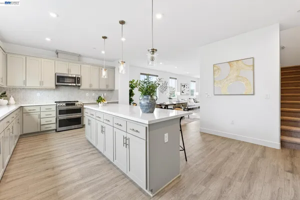 $989,000 | 241 North N Street, Livermore, CA 94551