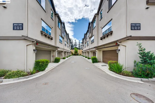 $989,000 | 241 North N Street, Livermore, CA 94551