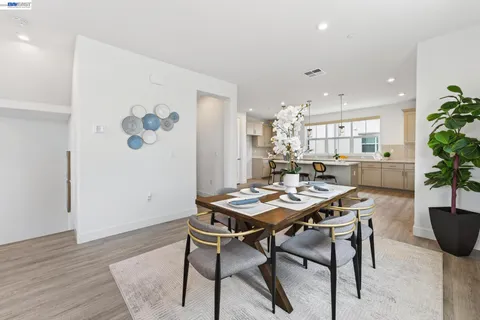 $959,000 | 241 North N Street, Livermore, CA 94551