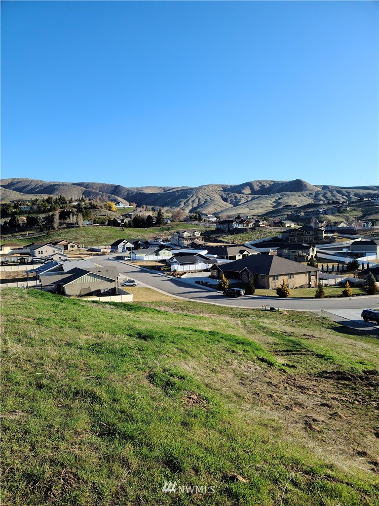83 Sunny Meadows Loop Wenatchee, WA 98801 - Photo 2 of 11 Gallery Image 2