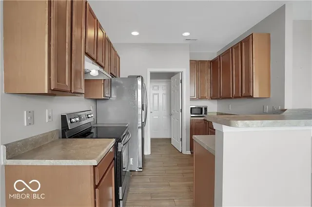 $2,000 | 4024 Eldor Flower Drive, Zionsville, IN 46077