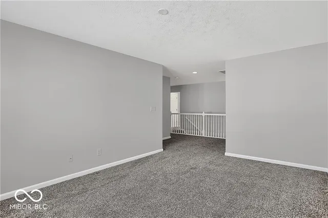 $2,000 | 4024 Eldor Flower Drive, Zionsville, IN 46077