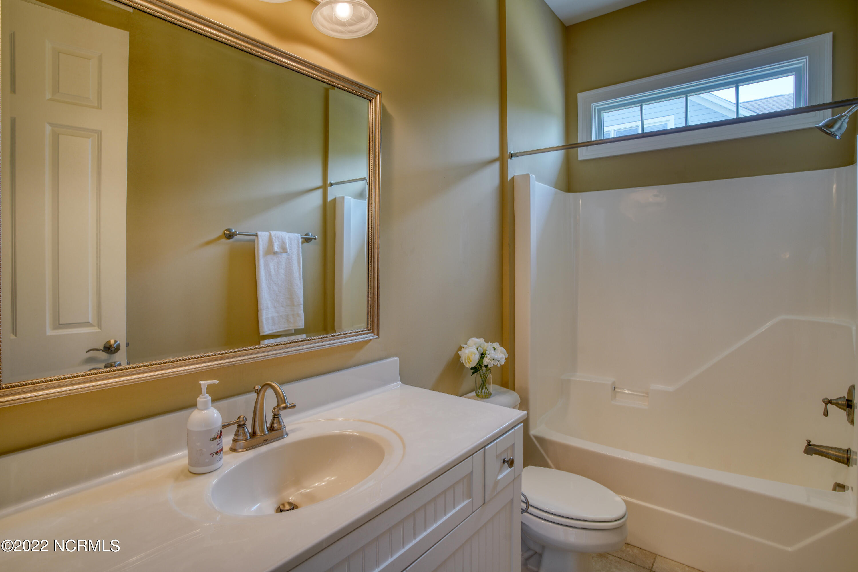 604 Tanbridge Road Wilmington, NC 28405 - Photo 21 of 33 Full Bathroom