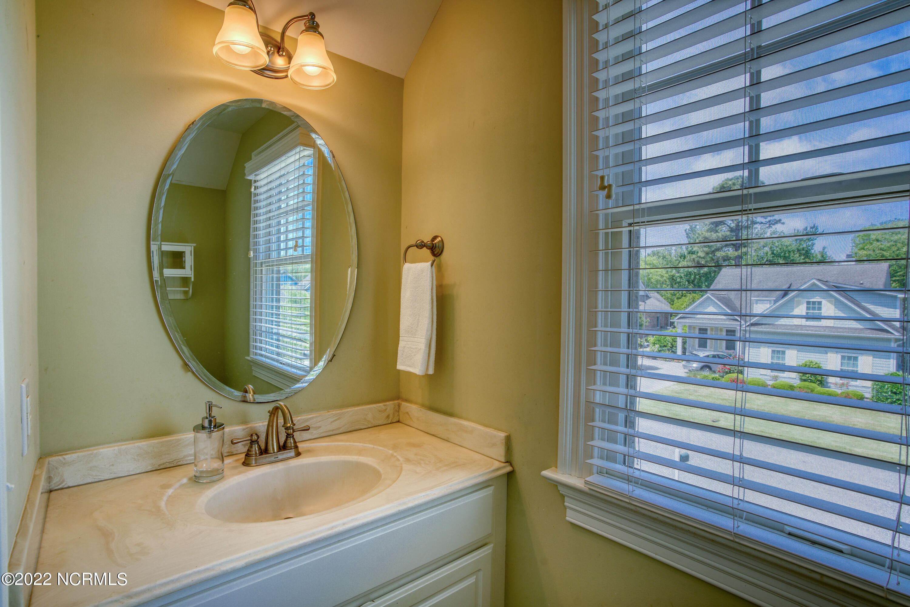 604 Tanbridge Road Wilmington, NC 28405 - Photo 25 of 33 Upstairs Half Bath