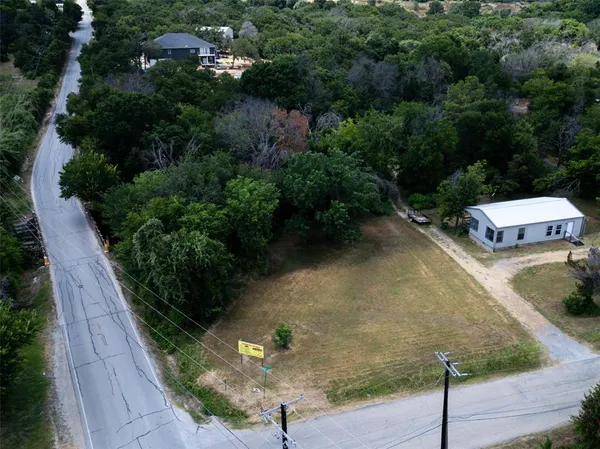 $210,000 | 901 Fox Lane, Azle, TX 76020