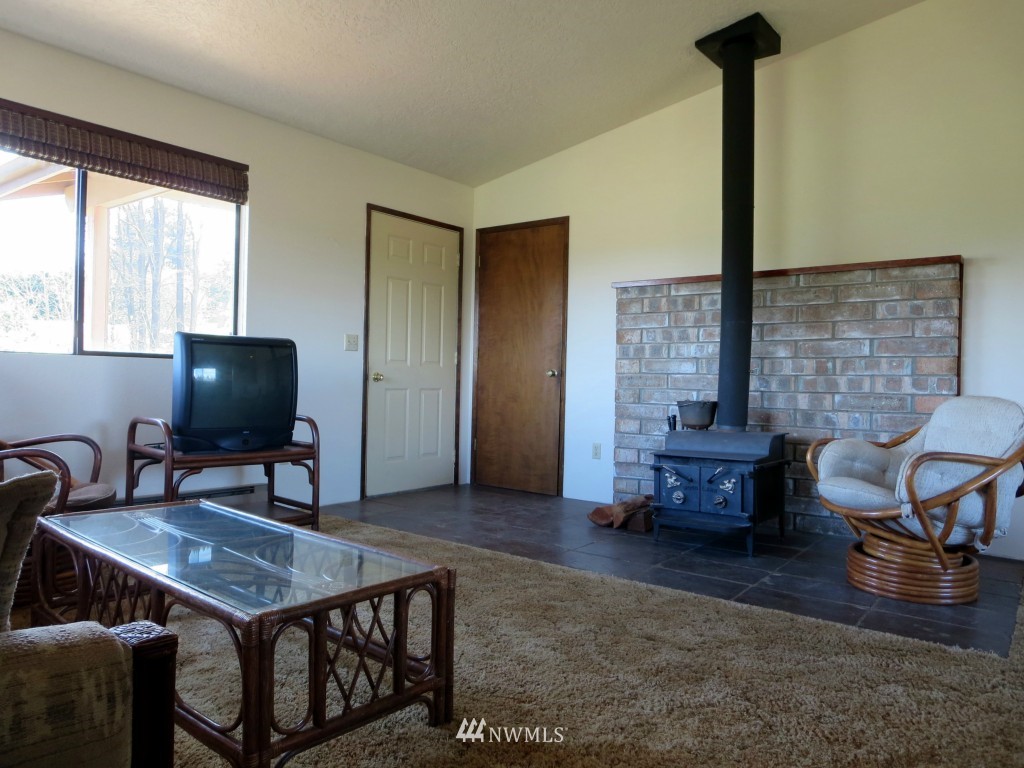 116 Rayburn Road West Winlock, WA 98596 - Photo 5 of 25