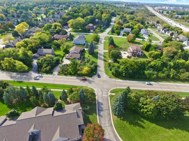 $309,900 | 18740 Emerald Circle, Unit E, Brookfield, WI 53045