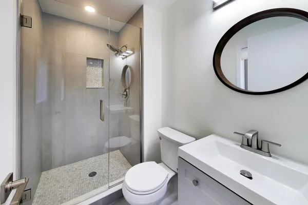 $2,500 | 1209 East Davis Street, Unit 2, Arlington Heights, IL 60005