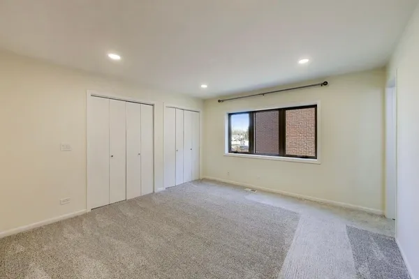 $2,500 | 1209 East Davis Street, Unit 2, Arlington Heights, IL 60005