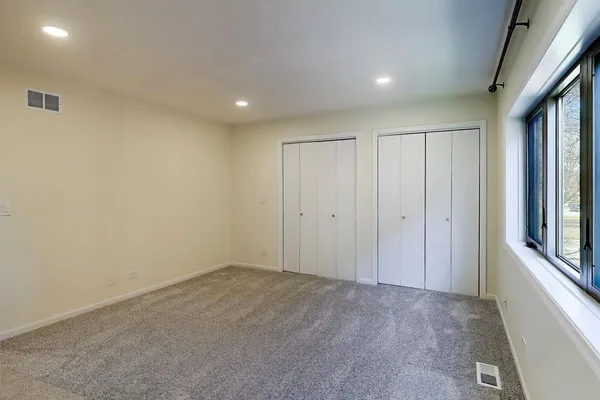 $2,500 | 1209 East Davis Street, Unit 2, Arlington Heights, IL 60005