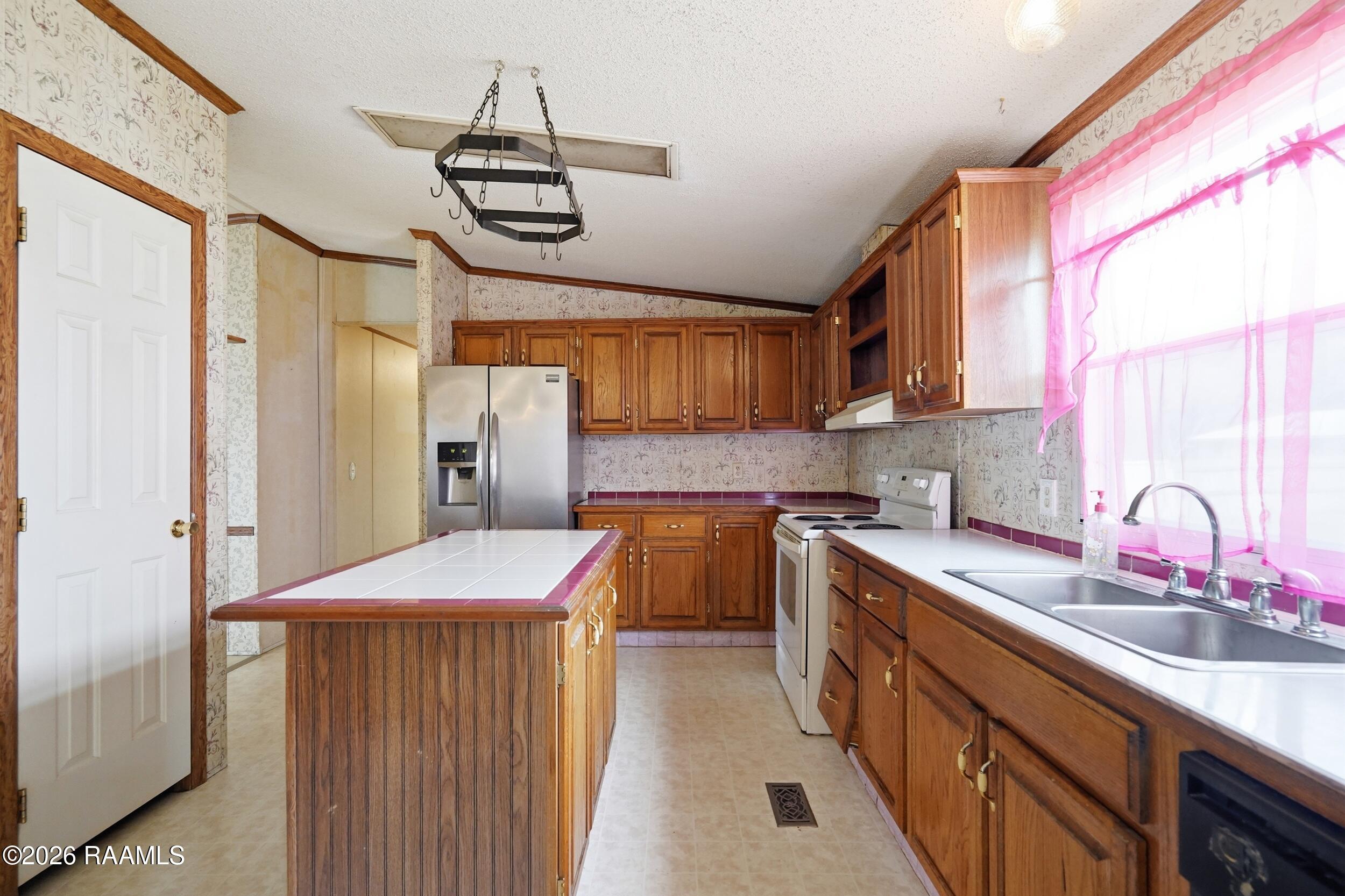 215 Guillot Road Youngsville, LA 70592 - Photo 3 of 14 7_dsc08646