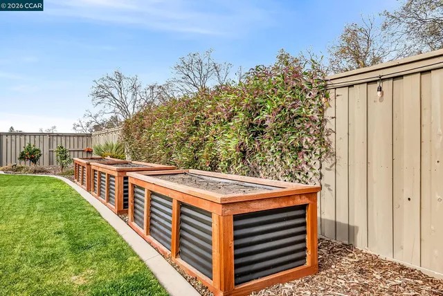 $1,200,000 | 5853 Brookshire Drive, Rocklin, CA 95677