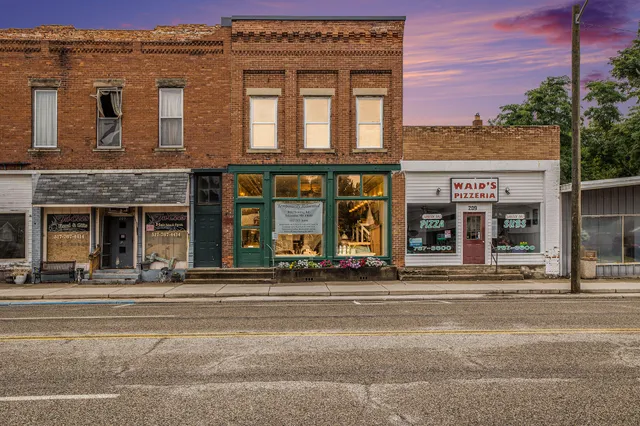 $209,999 | 207 North Main Street, Tekonsha, MI 49092