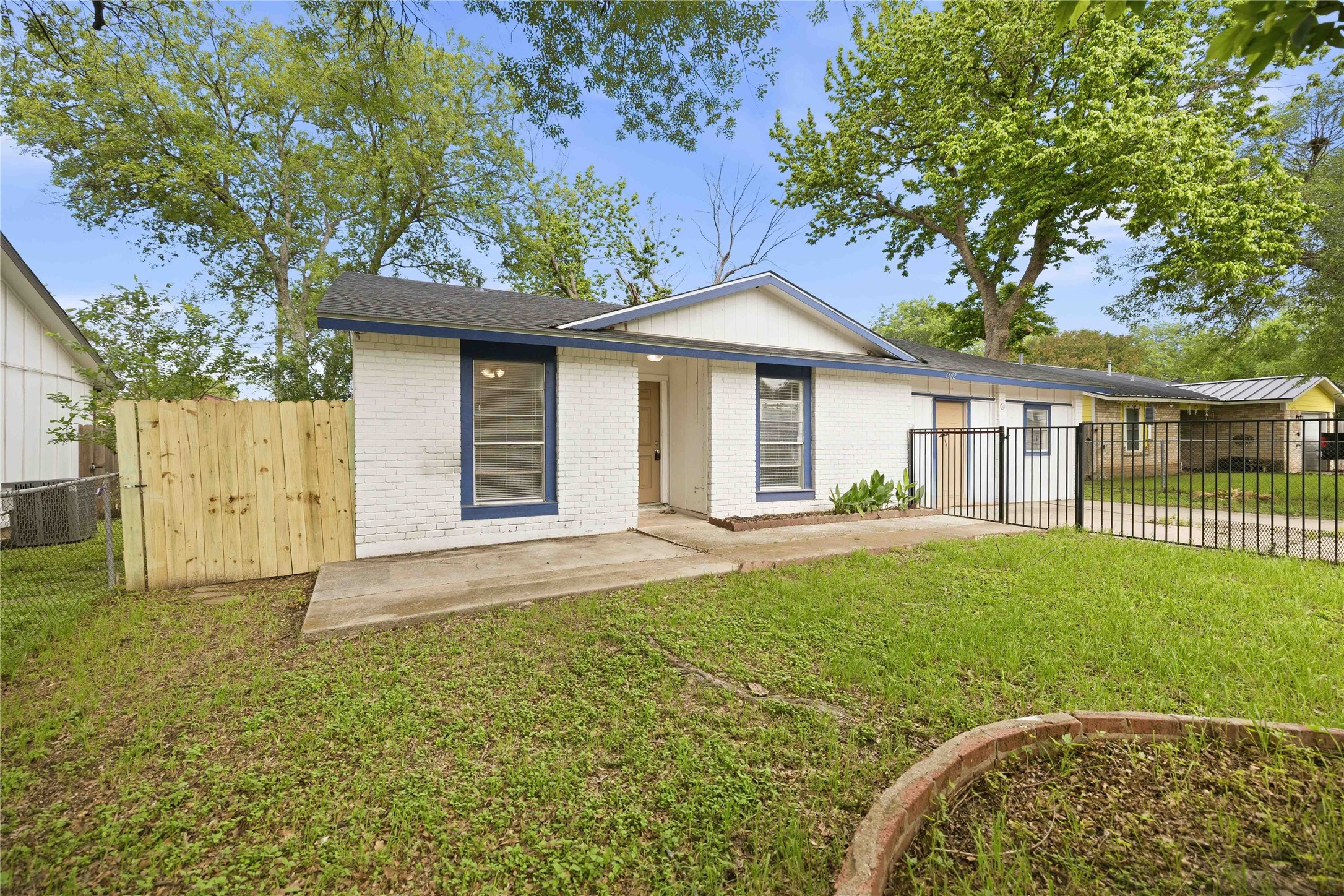 4502 Turnstone Drive Austin, TX 78744 - Photo 2 of 30