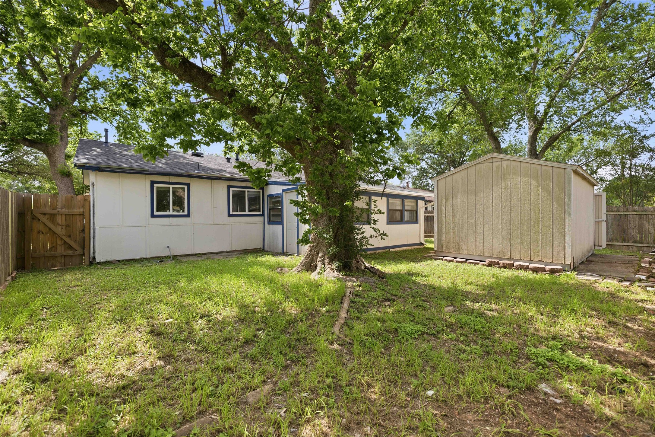 4502 Turnstone Drive Austin, TX 78744 - Photo 27 of 30