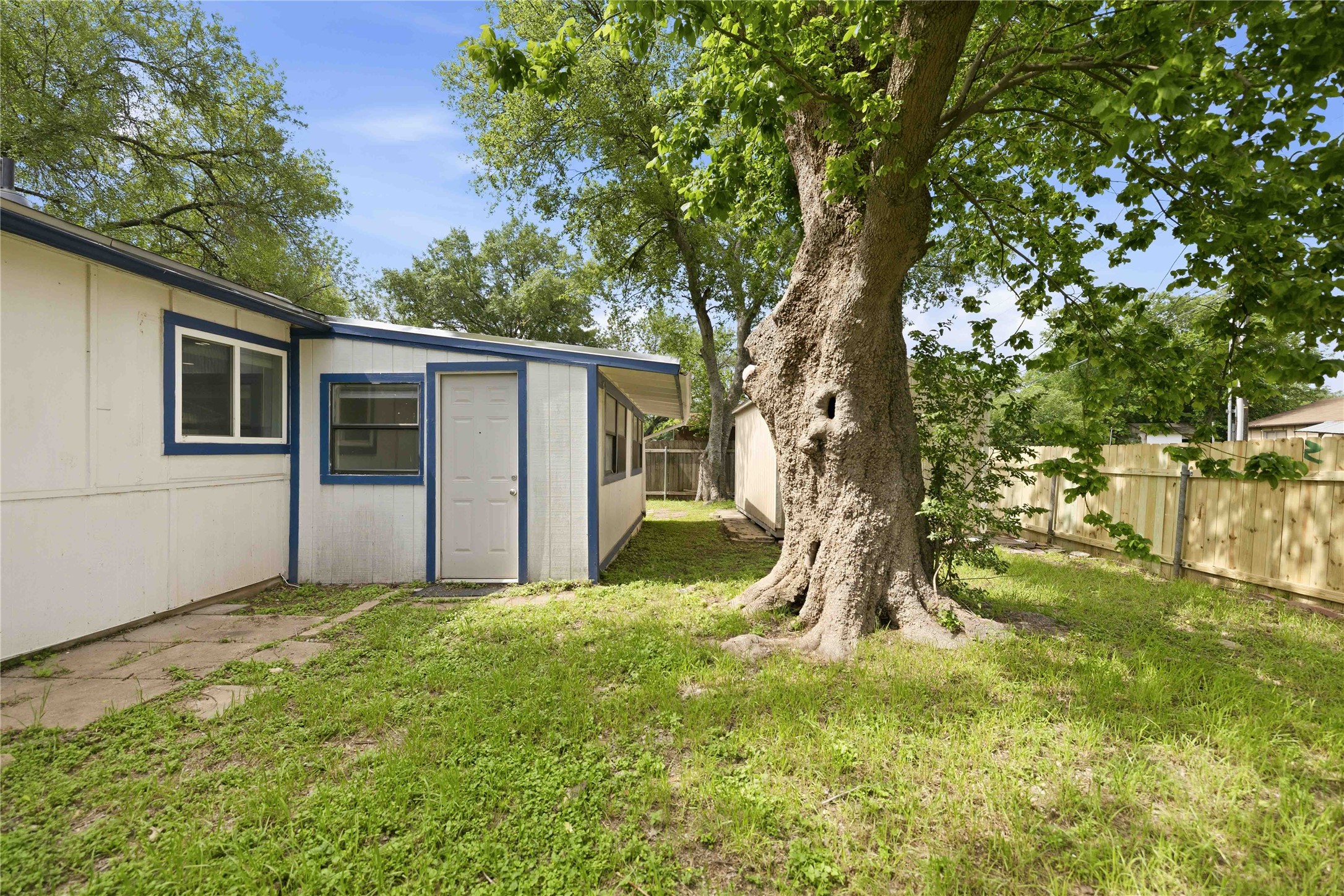 4502 Turnstone Drive Austin, TX 78744 - Photo 29 of 30