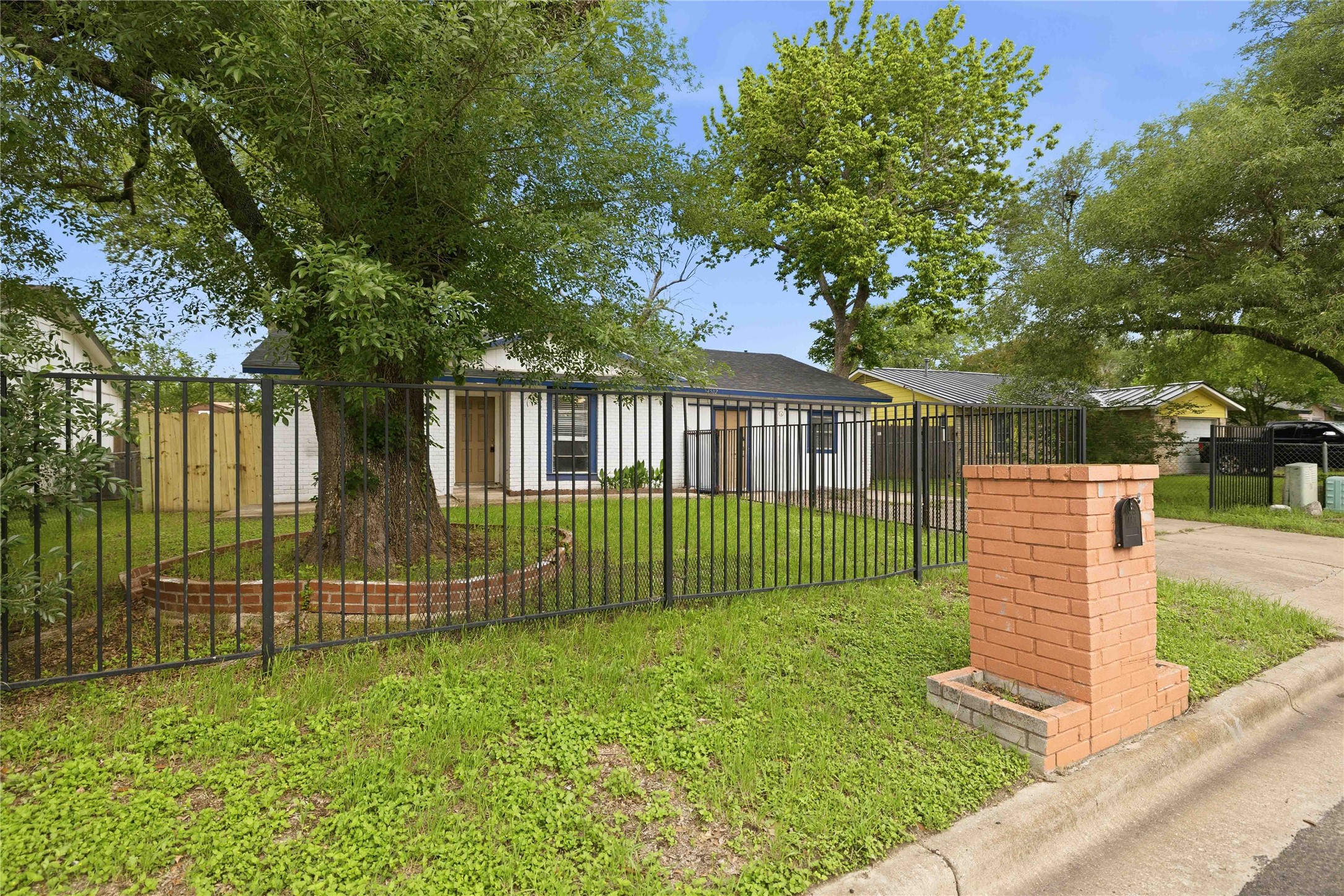 4502 Turnstone Drive Austin, TX 78744 - Photo 5 of 30