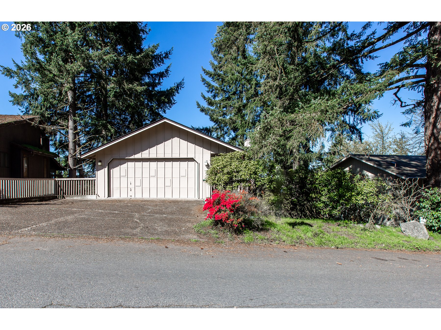 992 Sunset Drive Springfield, OR 97477 - Photo 2 of 35