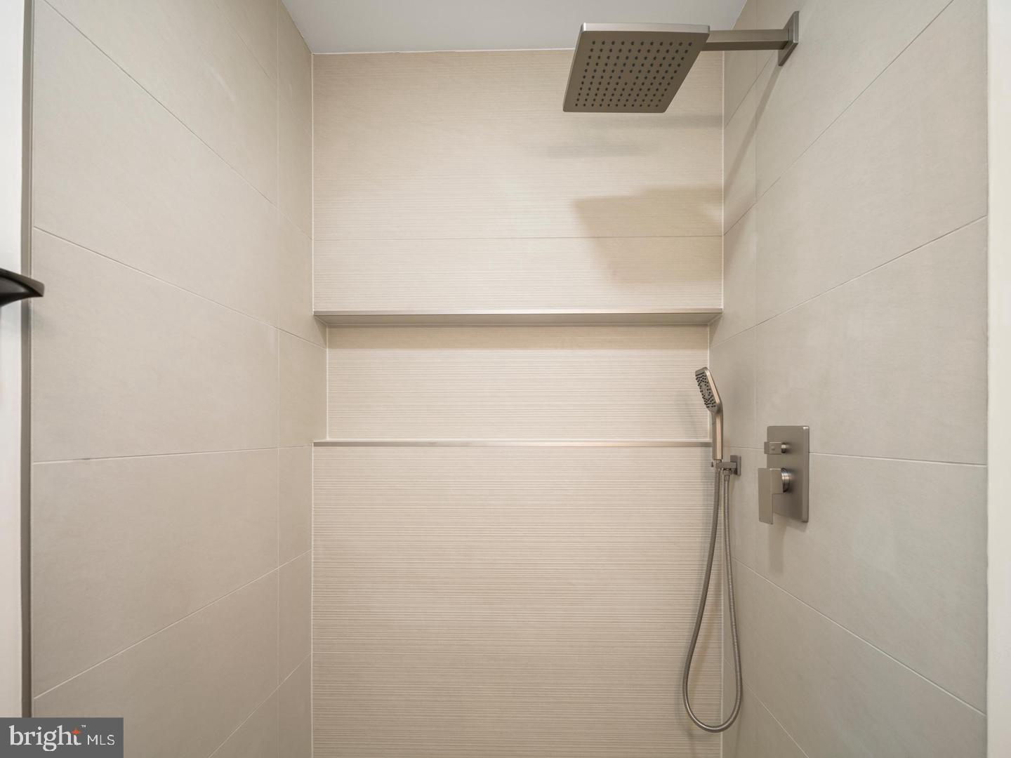 8321 Raymond Lane Potomac, MD 20854 - Photo 7 of 9