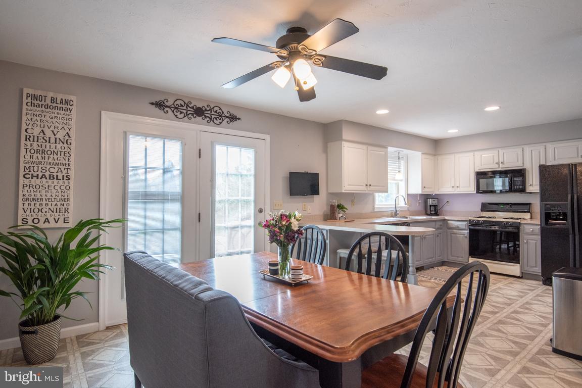312 North New Street Lititz, PA 17543 - Photo 15 of 42 Dining