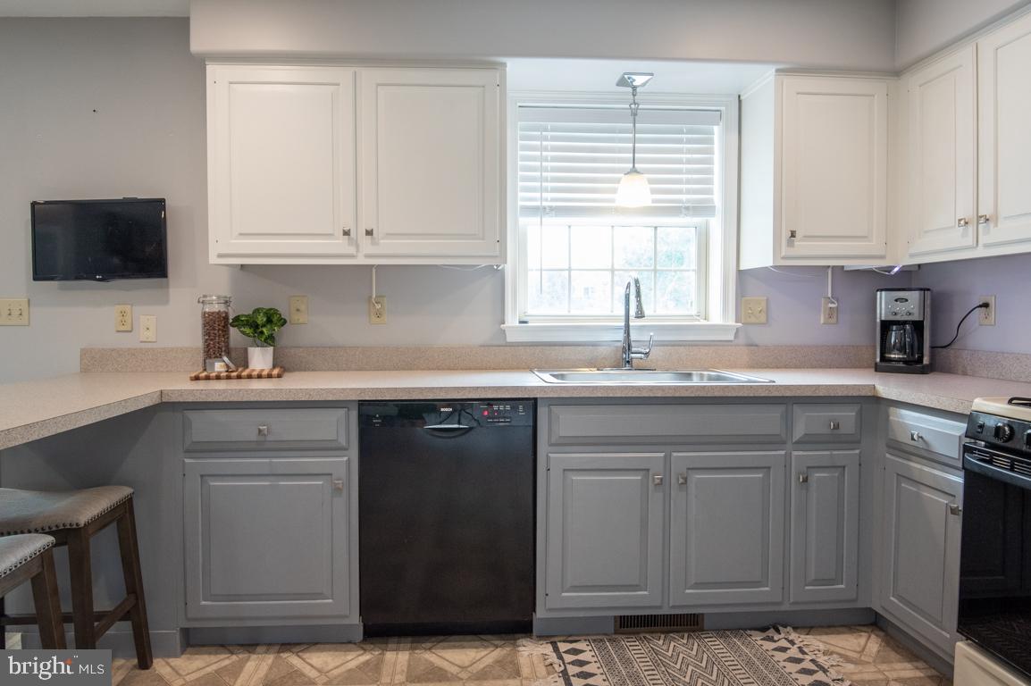 312 North New Street Lititz, PA 17543 - Photo 18 of 42 Kitchen