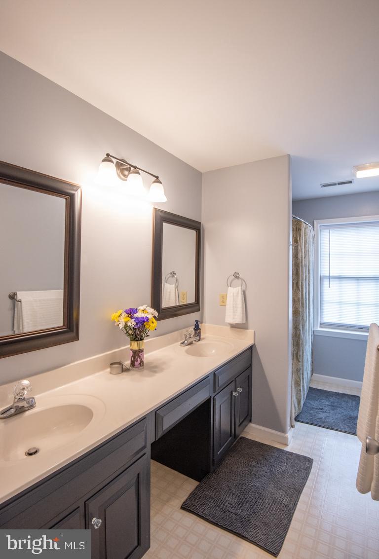 312 North New Street Lititz, PA 17543 - Photo 29 of 42 Full Bath