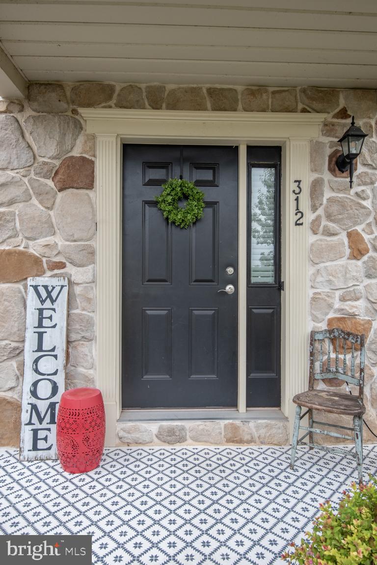 312 North New Street Lititz, PA 17543 - Photo 6 of 42 Entrance