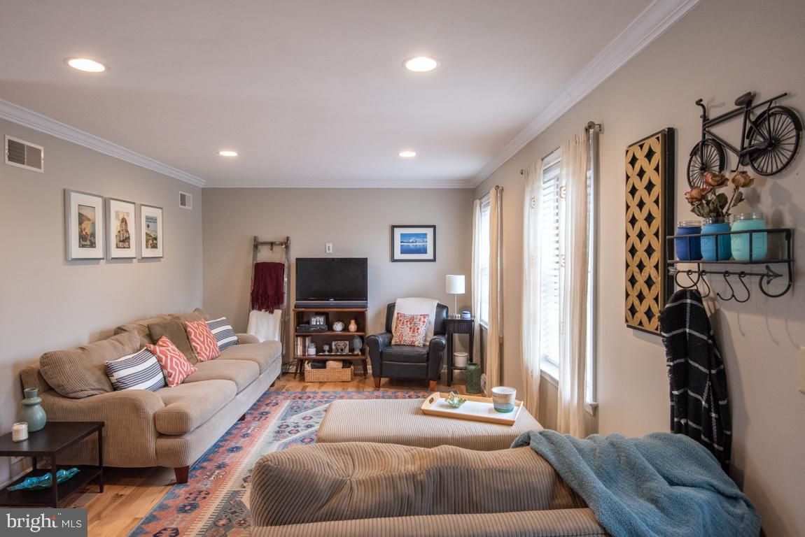312 North New Street Lititz, PA 17543 - Photo 8 of 42 Living Room