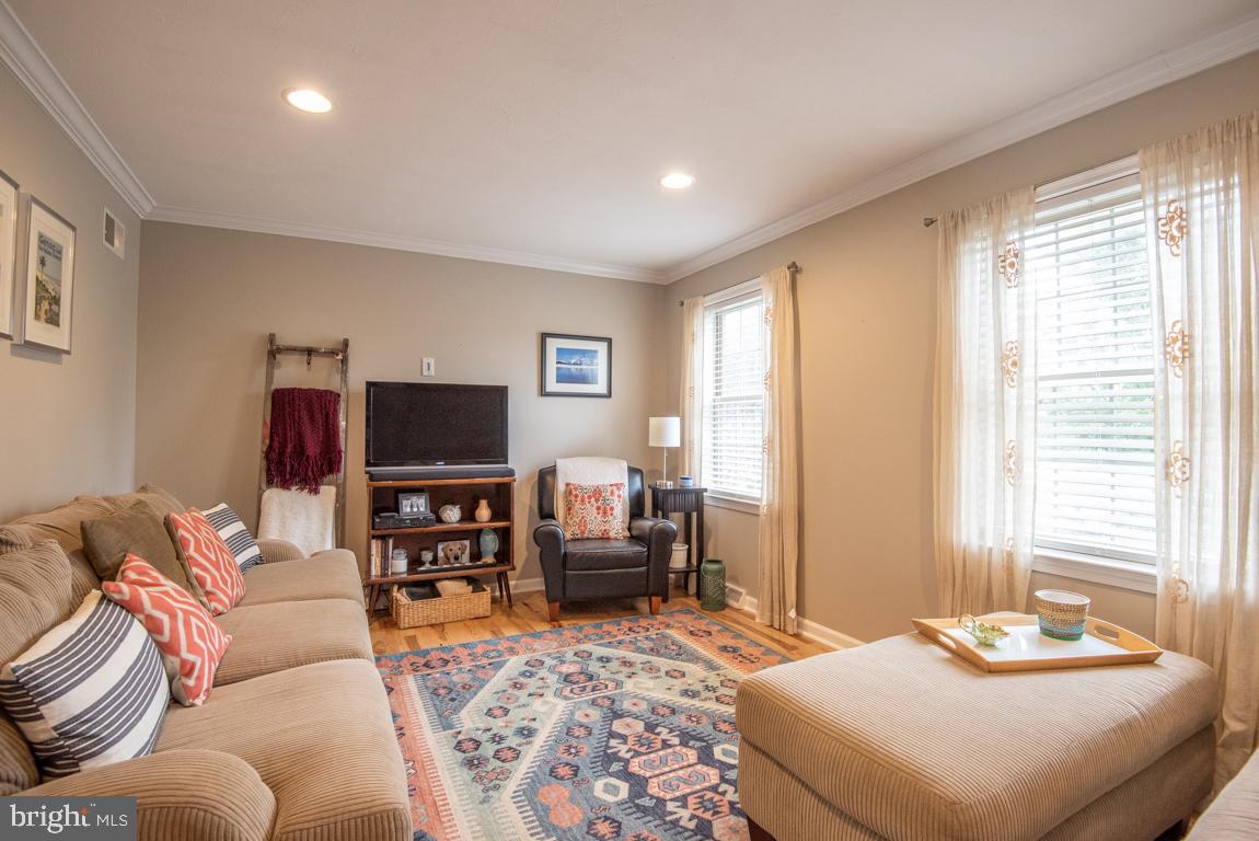 312 North New Street Lititz, PA 17543 - Photo 9 of 42 Living Room