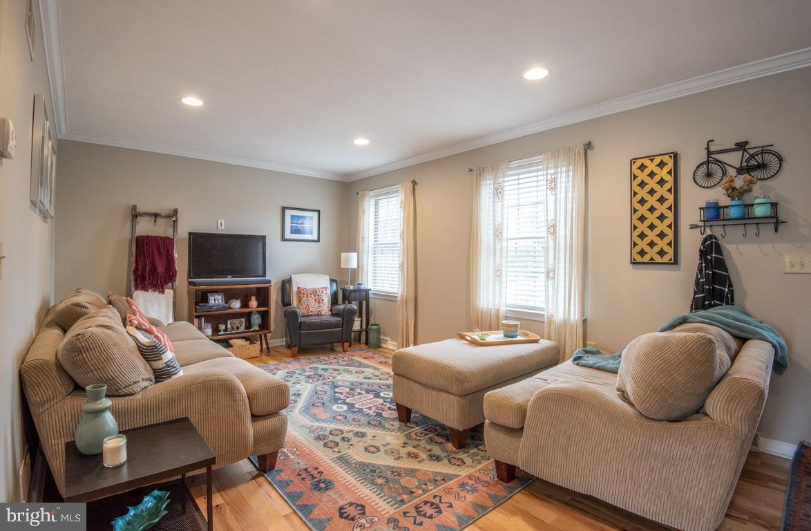 312 North New Street Lititz, PA 17543 - Photo 10 of 42 Living Room