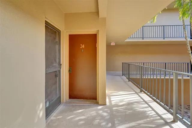 $2,990 | 4040 North Hills Drive, Unit 24, Hollywood, FL 33021