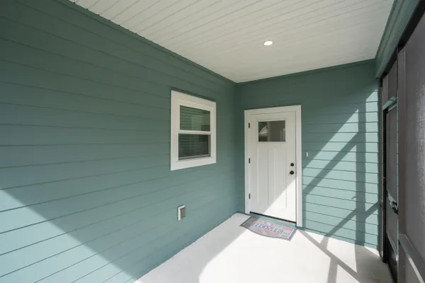 a view of a livingroom with an entryway