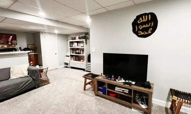 $3,500 | 1065 Hiawatha Drive, Elgin, IL 60120