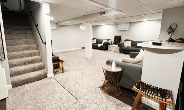 $3,500 | 1065 Hiawatha Drive, Elgin, IL 60120