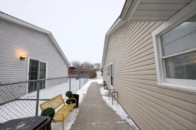 $3,500 | 1065 Hiawatha Drive, Elgin, IL 60120