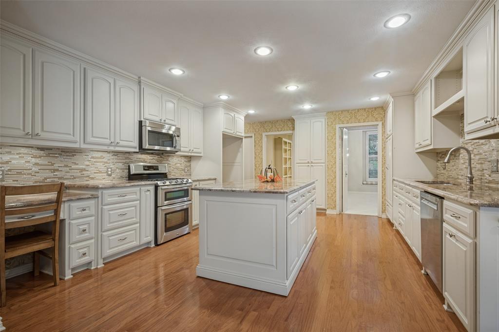 6 Timbergreen Circle Denton, TX 76205 - Photo 13 of 40 Rolling island!!!
