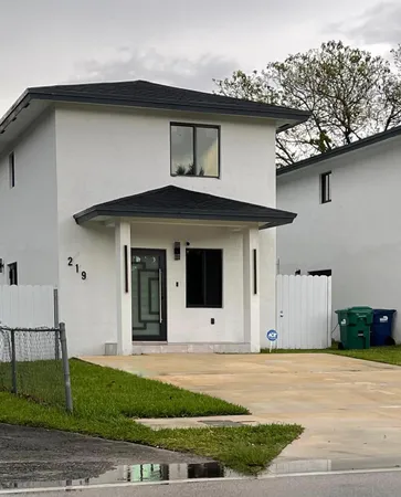 $3,400 | 219 Northeast 159th Street, Miami, FL 33162