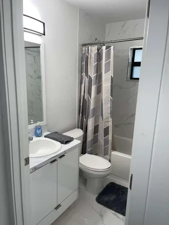 $3,400 | 219 Northeast 159th Street, Miami, FL 33162