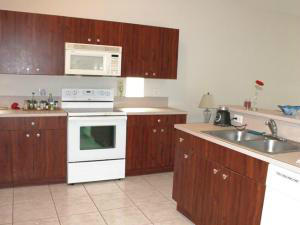 6751 Silver Ridge Lane Greenacres, FL 33413 - Photo 5 of 20 Kitchen