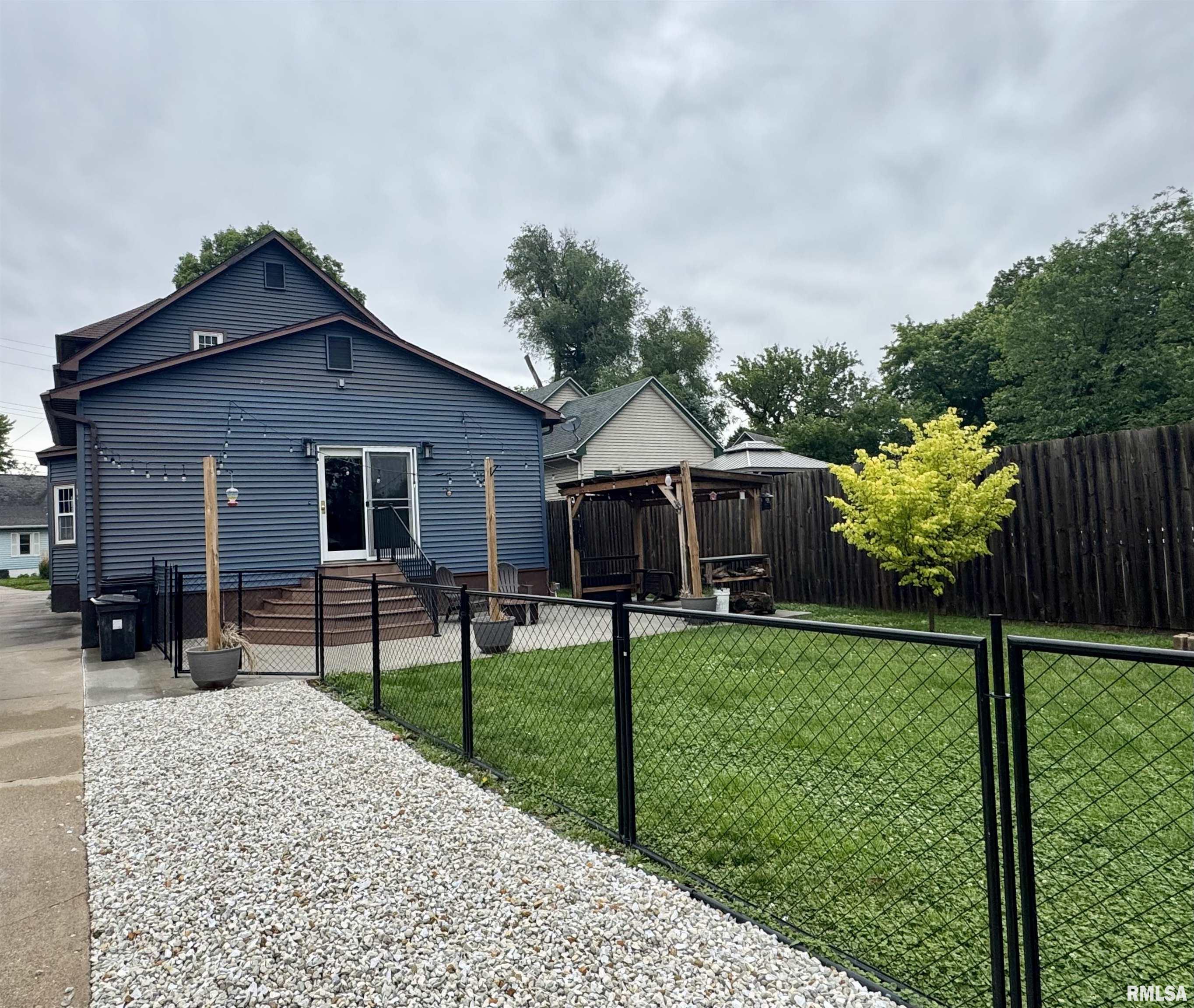 388 West Maple Street Canton, IL 61520 - Photo 32 of 38