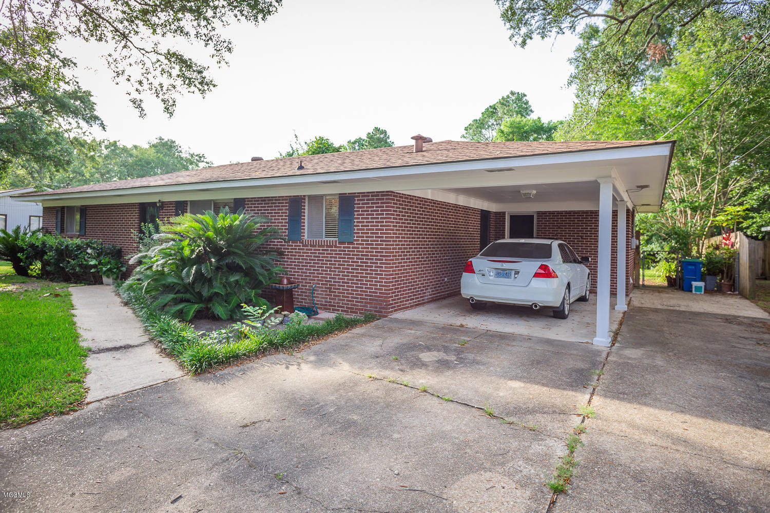 9304 Pointe Aux Chenes Road Ocean Springs, MS 39564 - Photo 2 of 31 IMG_4065
