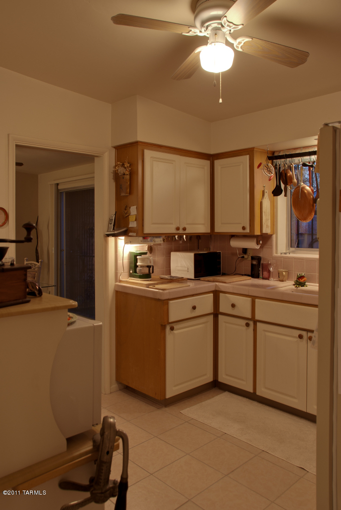 1930 West Anklam Road, Unit 13 Tucson, AZ 85745 - Photo 6 of 22 Gallery Image 6
