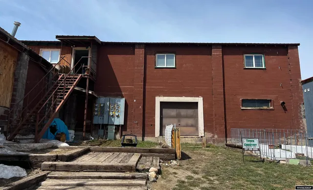$675,000 | 621 Freeman Avenue, Encampment, WY 82325