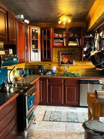 $675,000 | 621 Freeman Avenue, Encampment, WY 82325